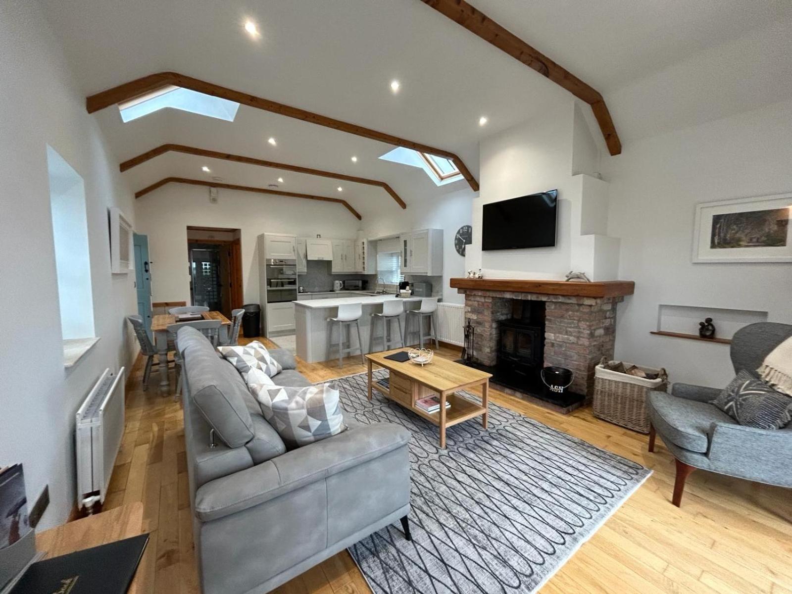 The Cottage At Ashbrook - Charming Country Cottage Near Belfast Exterior photo