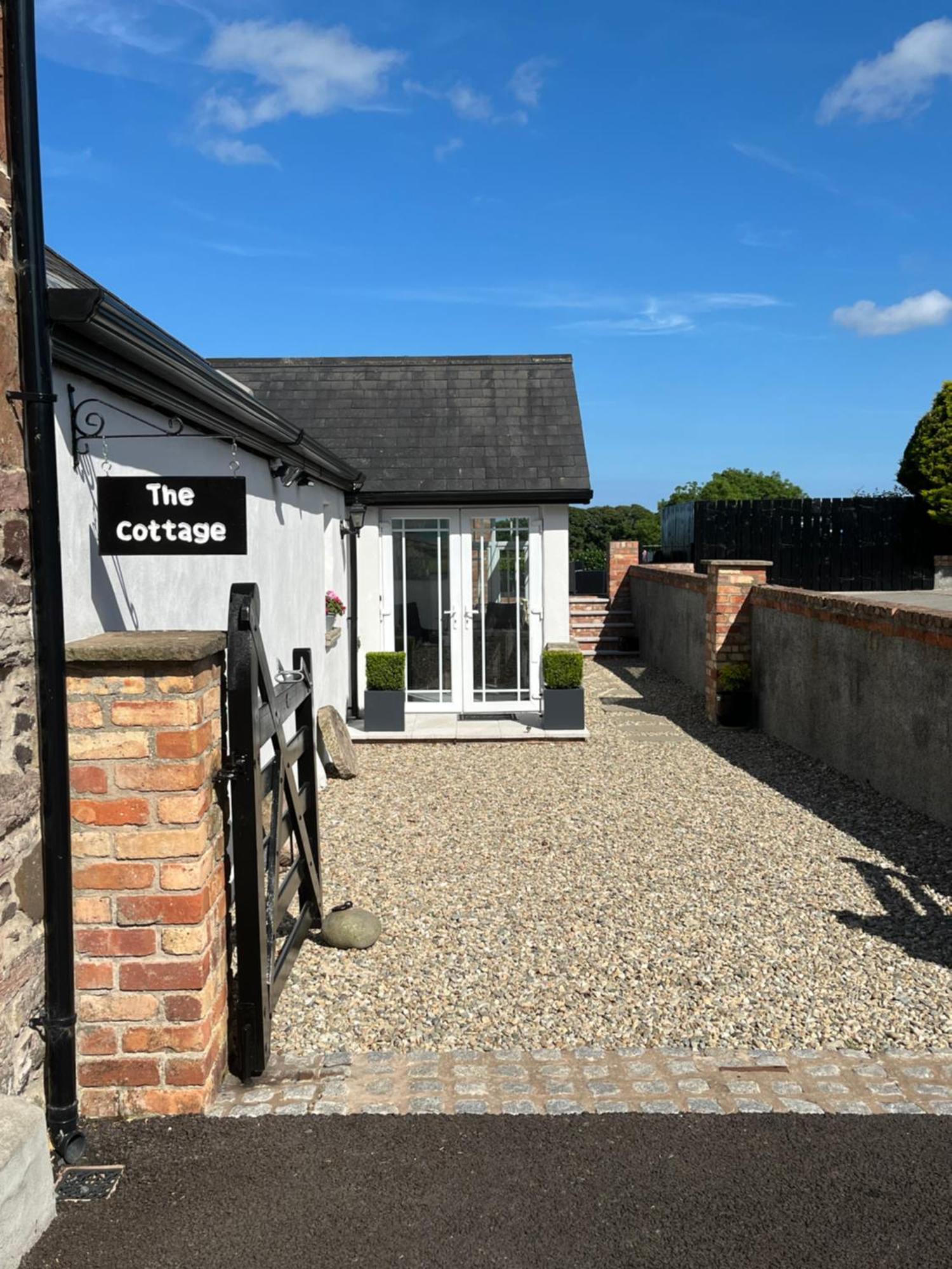 The Cottage At Ashbrook - Charming Country Cottage Near Belfast Exterior photo
